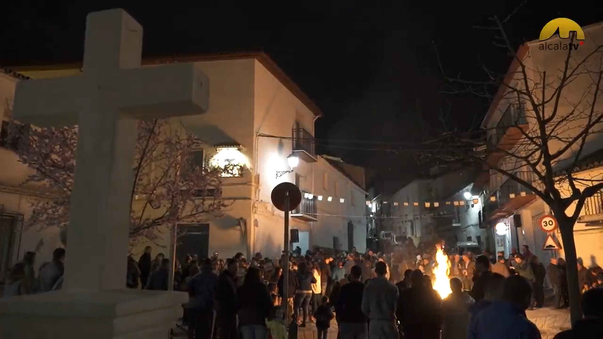 La víspera de San José, noche de lumbres y música cofrade