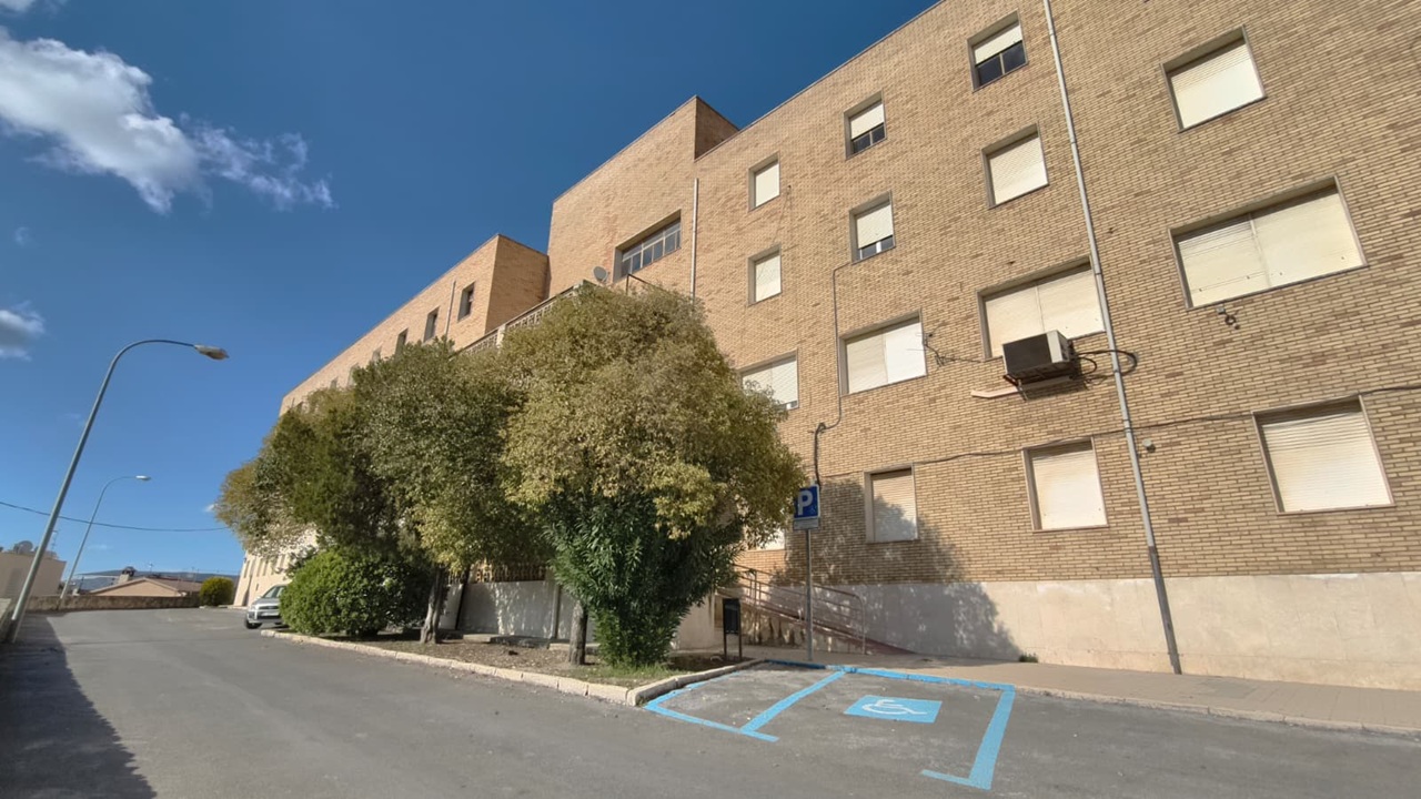 Un año después de inaugurarse el nuevo Centro de Salud, el antiguo edificio sigue cerrado, sin saberse a que será destinado